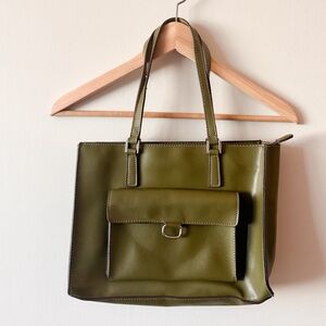Vintage olive mondani leather bag
